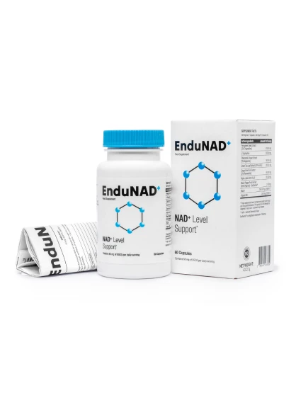 Flacone di EnduNAD affiancato dagli ingredienti chiave